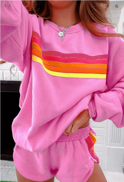 Experience the Comfort of High Fashion: The Cozy Elegance of the Prominent Charm Pullover!