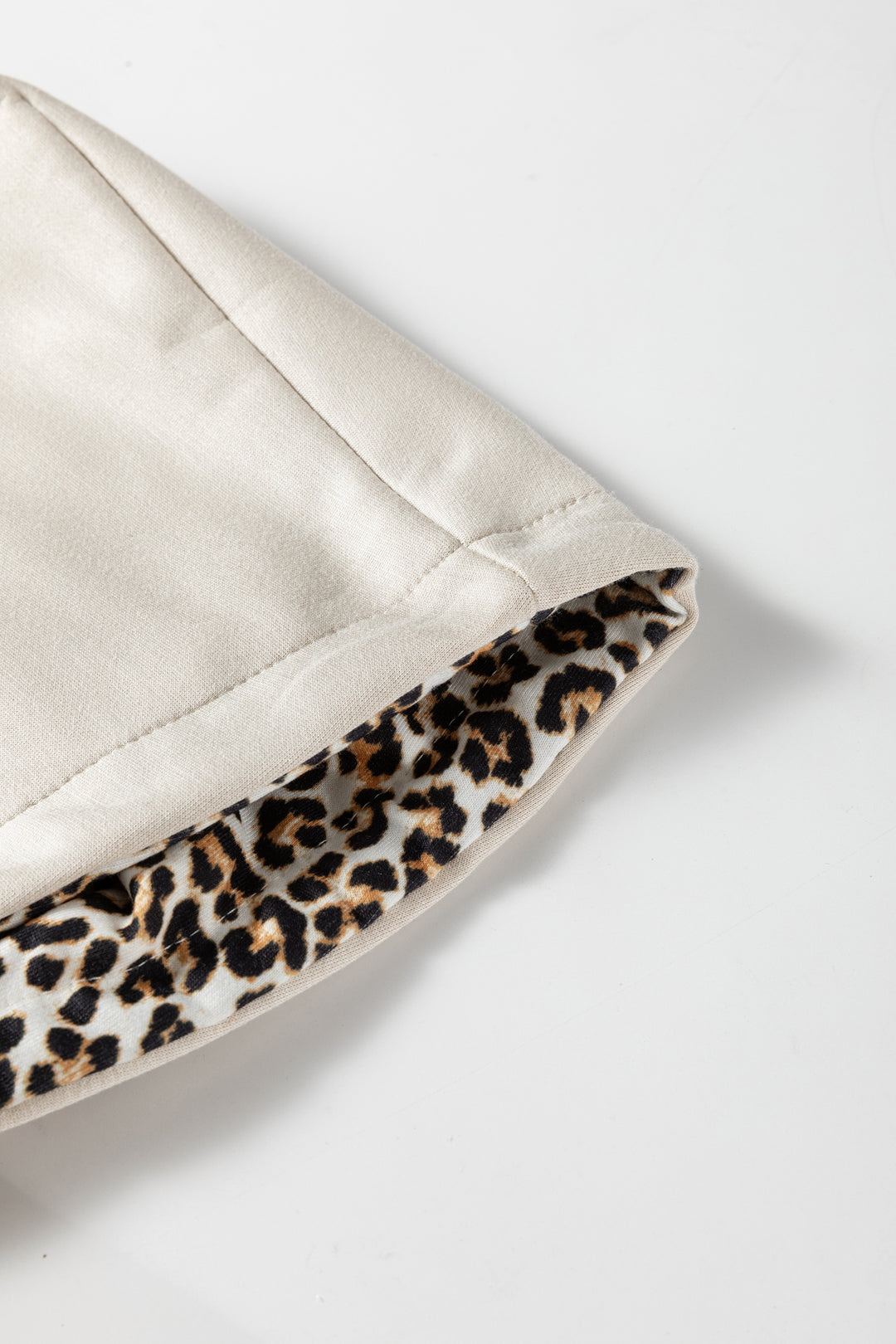 Jet Stream Leopard Contrast Drawstring Hood Drop Shoulder Loose Top