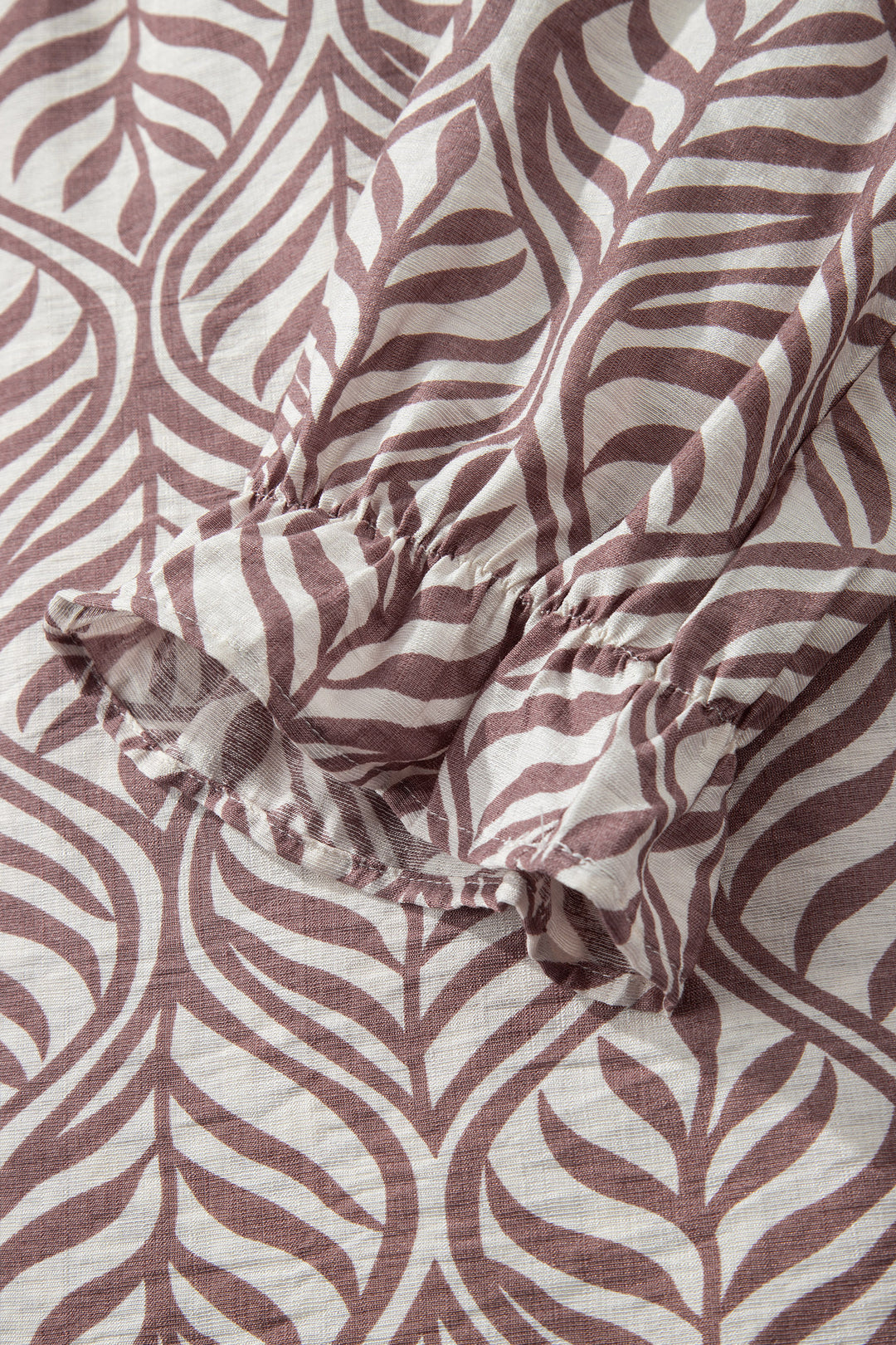 Brown Leaf Print Standing Collar Puff Sleeve Top