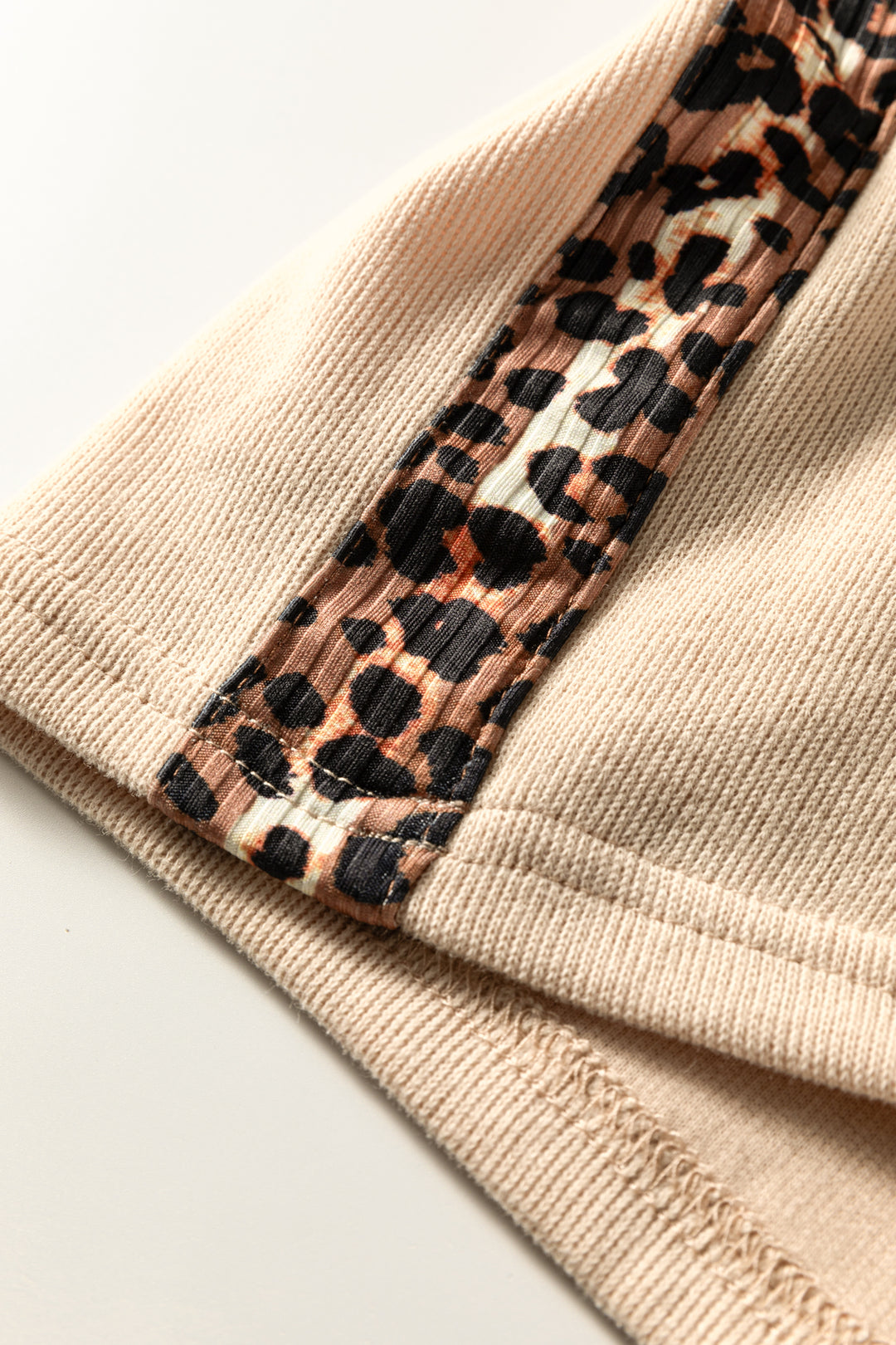 Parchment Leopard Trim Zipped Short Sleeve Casual Set