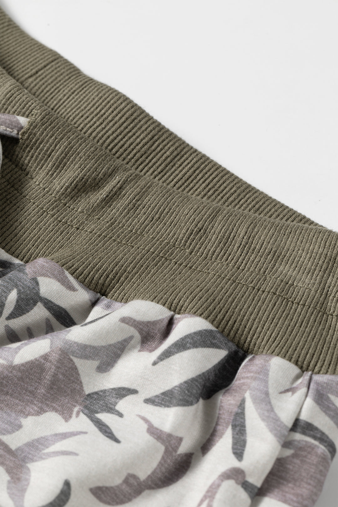 Multicolour Drawstring Contrast Waistband Camouflage Cargo Barrel Pants