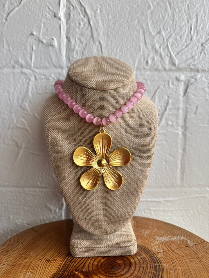 VIRTUE JEWELRY | Retro Daisy on Gemstone Necklace