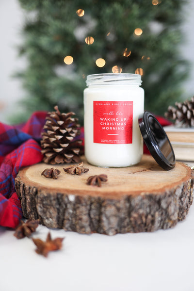 "Waking Up Christmas Morning" Hand-Poured Soy Candle - Warm Gingerbread