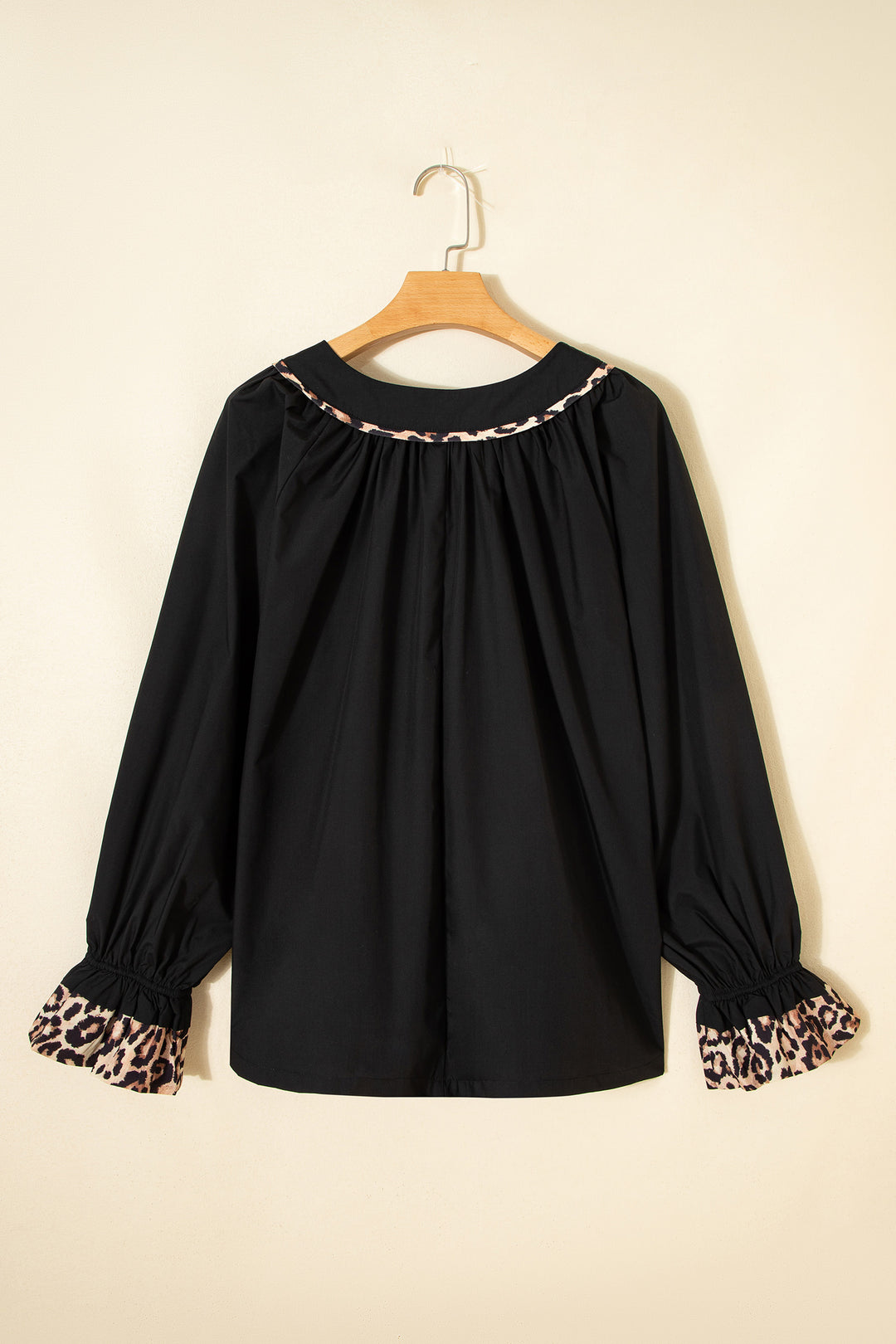 Black Plus Size Split Neck Leopard Trim Flounced Long Sleeve Blouse