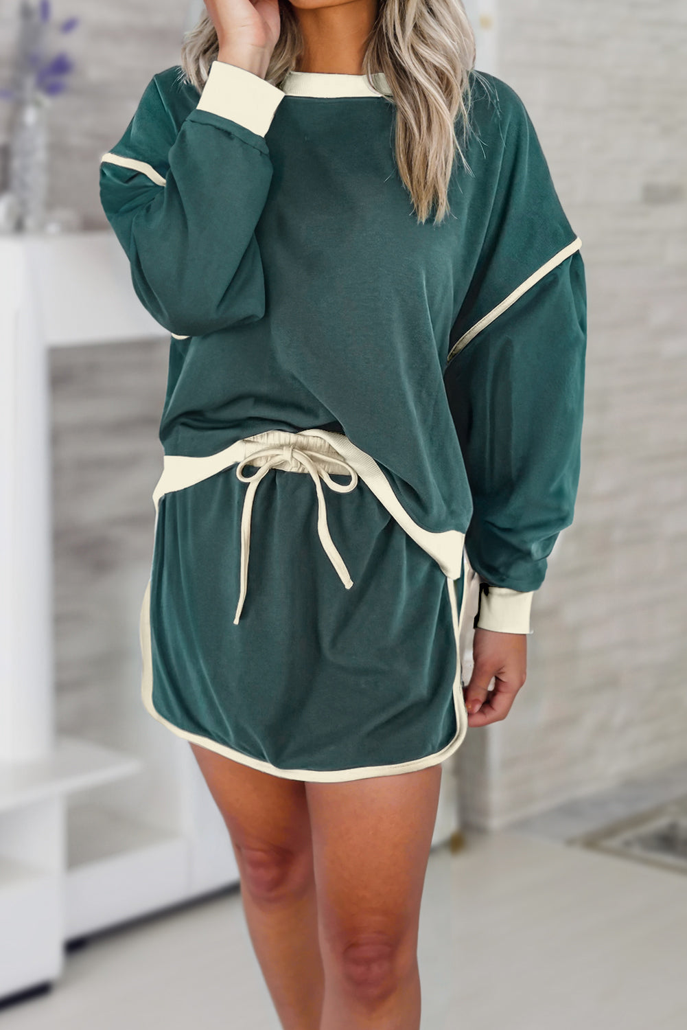 Evergreen Color Contrast Loose Pullover and Lace-up Waist Skirt Set