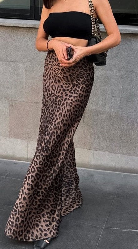 Leopard Print Midi skirt
