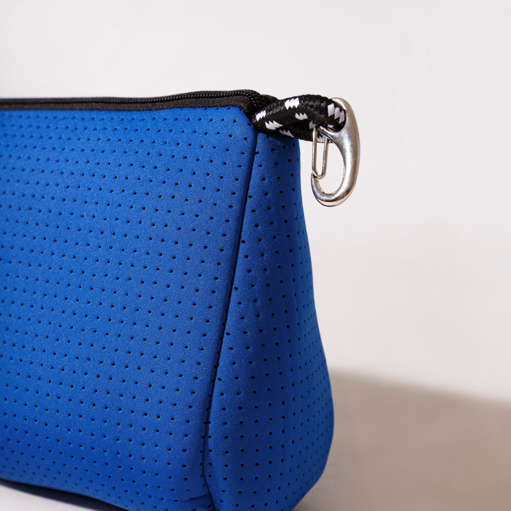 ESSENTIAL POUCH ROYAL BLUE