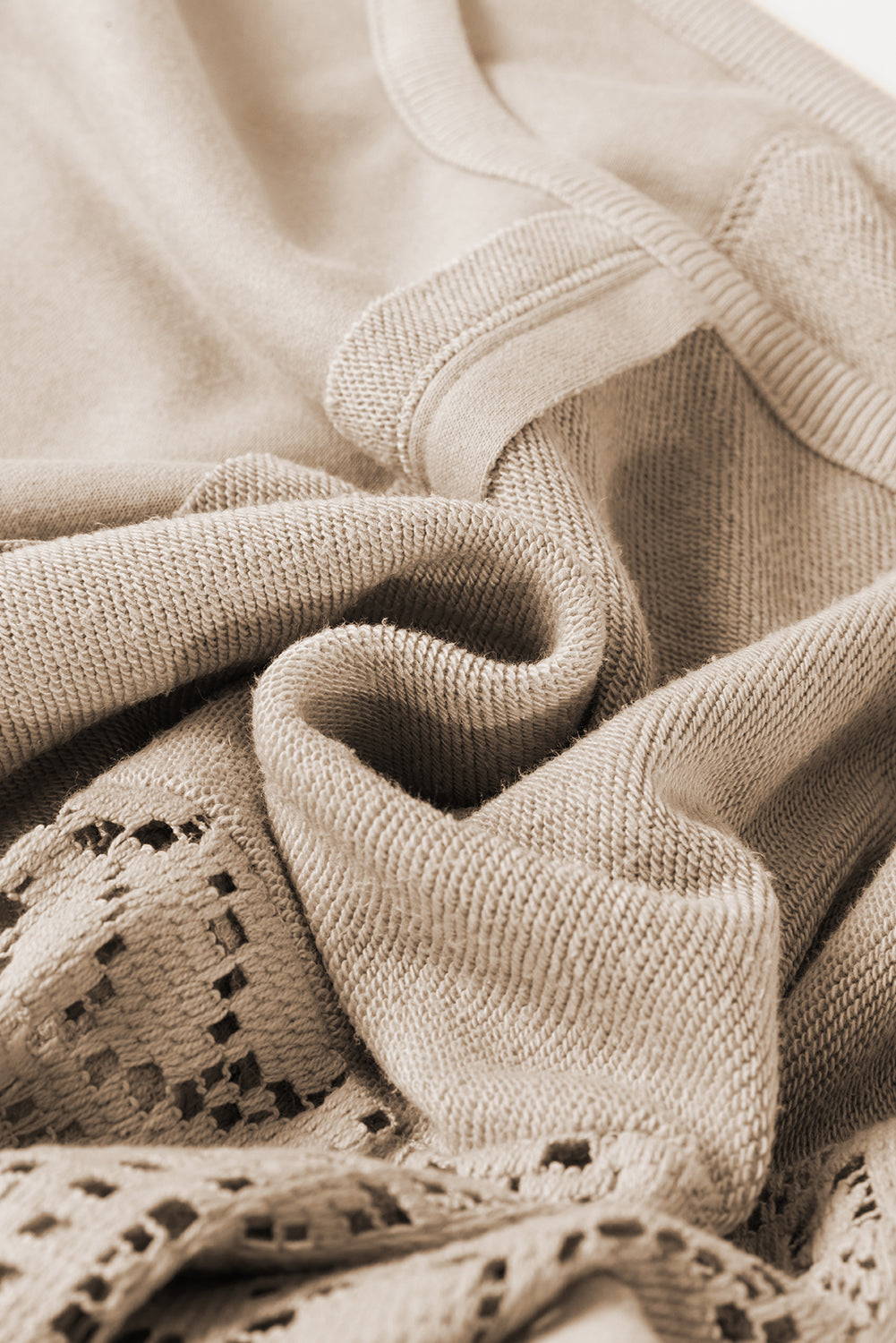 Rheaissa Seam Ribbed Trim Sweatshirt