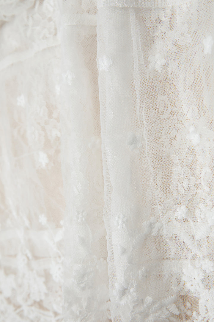 White 2pcs Sheer Floral Lace Ruffle Tiered Patchwork Blouse