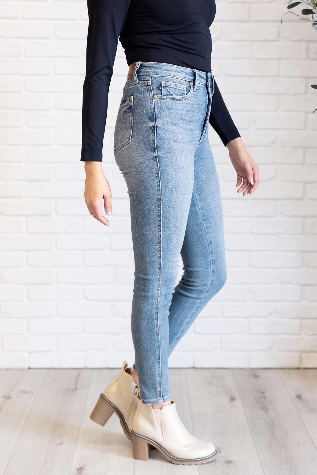 Side angle of Justine high rise skinny jeans