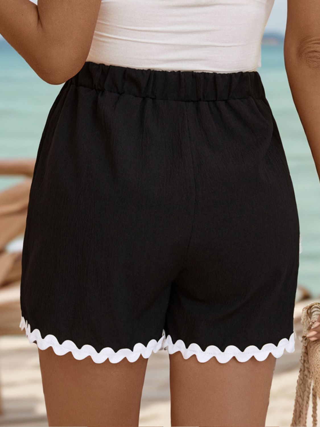 Perfee Contrast Trim Tied Shorts with Pockets