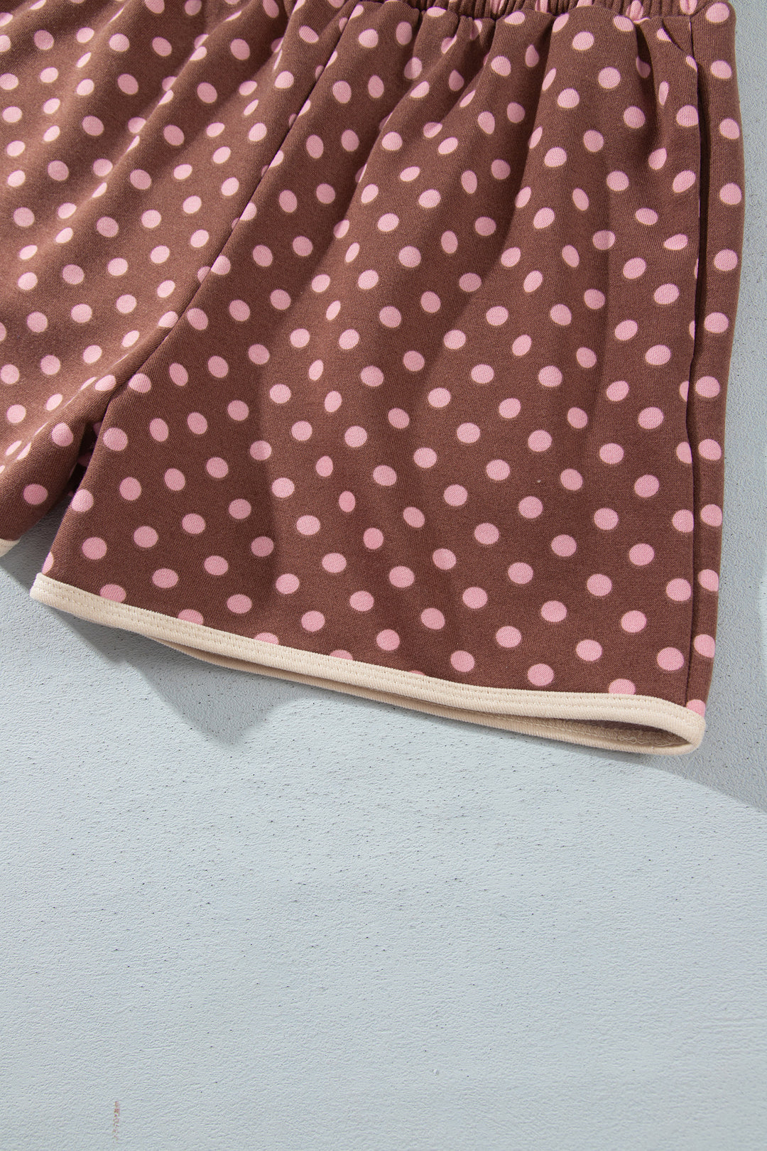 Brown Polka Dot Contrast Baggy Pullover and Elastic Waist Shorts 2pcs Set