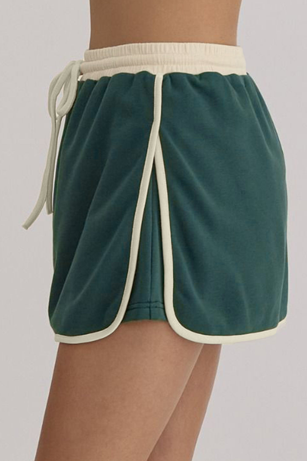 Evergreen Color Contrast Loose Pullover and Lace-up Waist Skirt Set