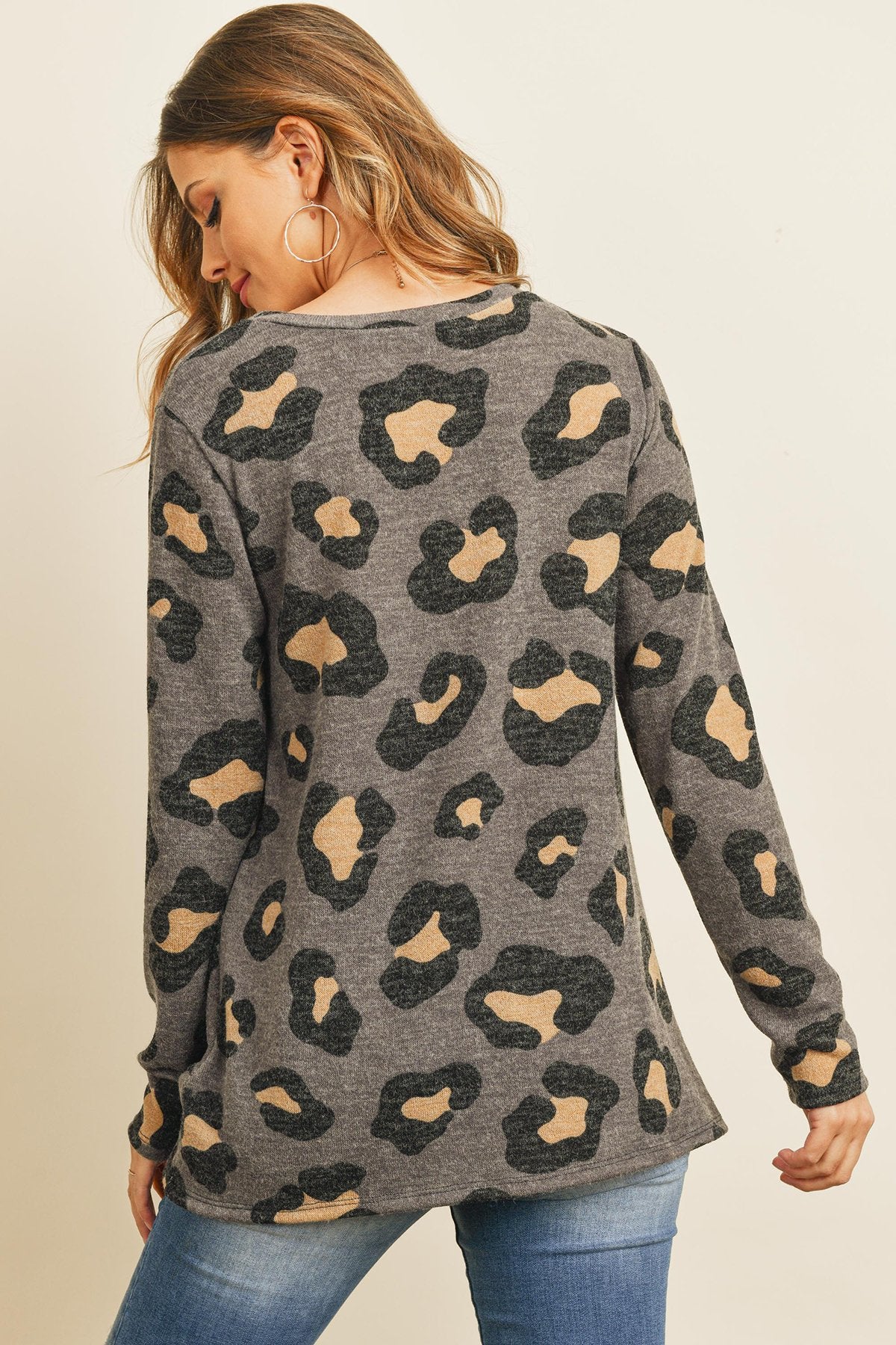 Long Sleeve Round Neck Leopard Knot Top