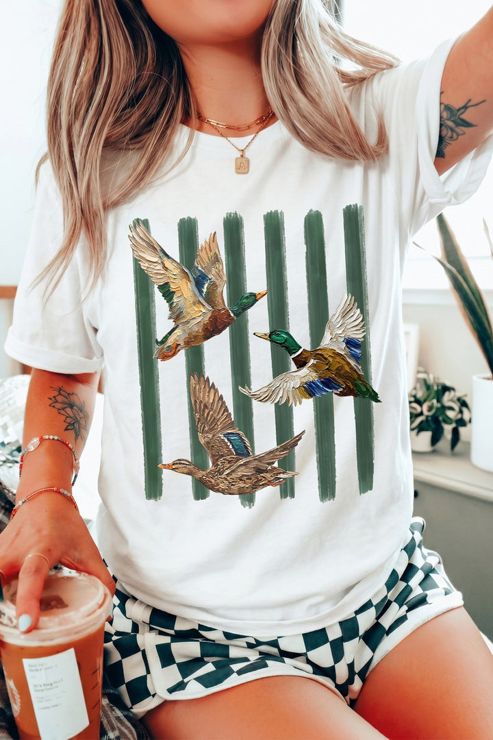 White Western Mallard Stripes Printed Graphic Round Neck Casual Tee