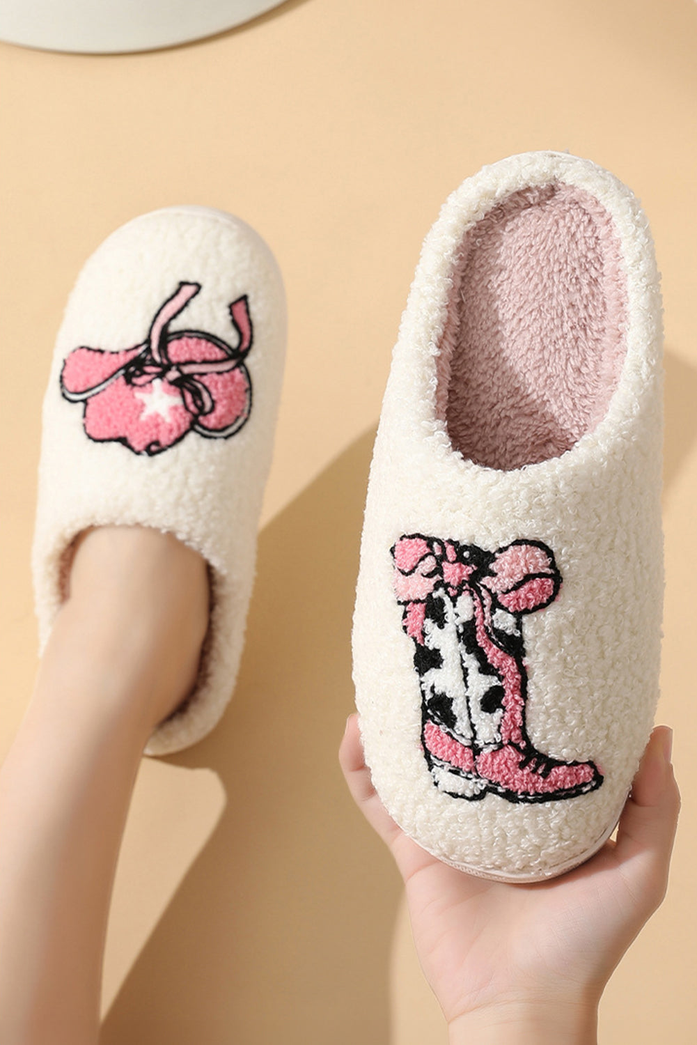 White Cowgirl Hat &amp; Boot Printed Plush Thermal Home Slippers