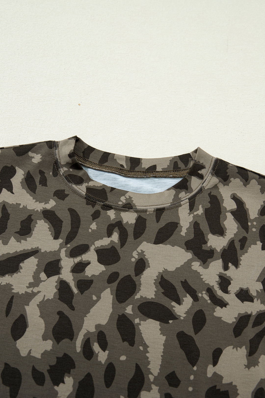 Brown Retro Leopard Print Mock Neck Slim Tee