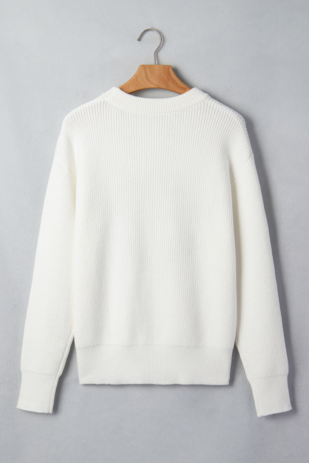 White Christmas Wreath Pattern Round Neck Casual Sweater