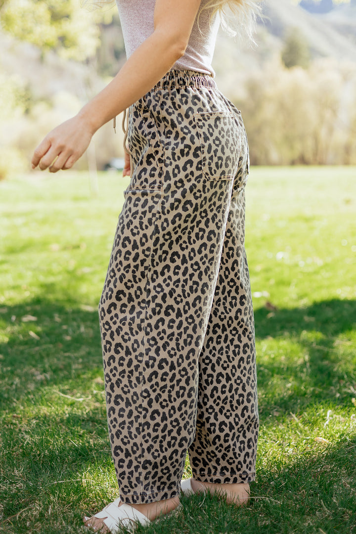 Khaki Leopard Print Drawstring Elastic Waist Loose Denim Pants with Pockets