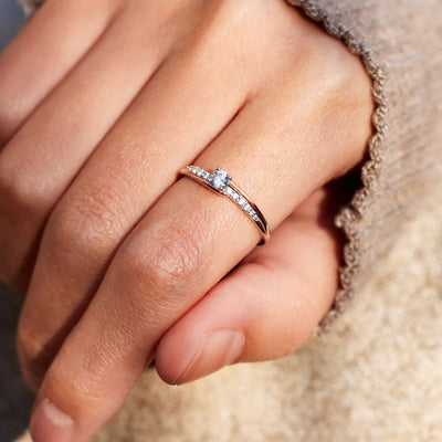 Inlaid Zircon Bicolor Rose Gold-Plated Ring