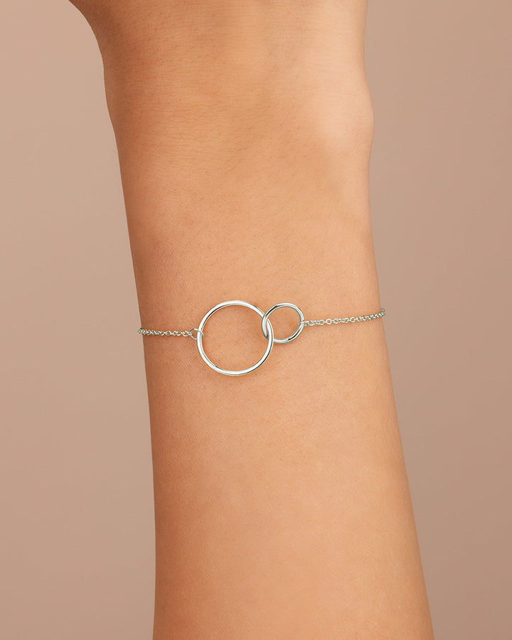 Sterling Silver Interlocking Circle Bracelet