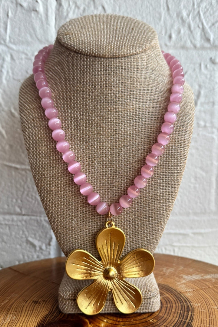 VIRTUE JEWELRY | Retro Daisy on Gemstone Necklace