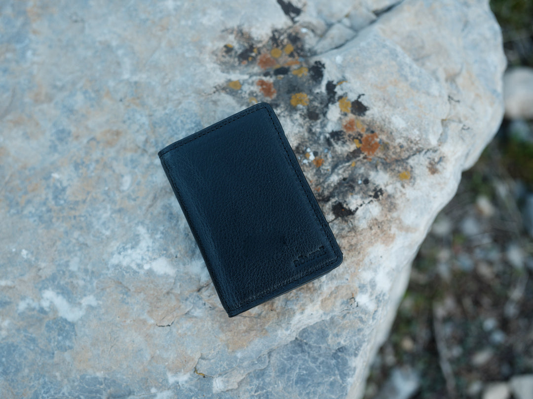 Kona Minimalist Bifold
