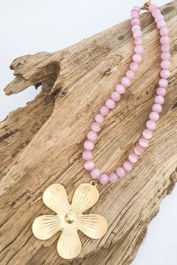 VIRTUE JEWELRY | Retro Daisy on Gemstone Necklace