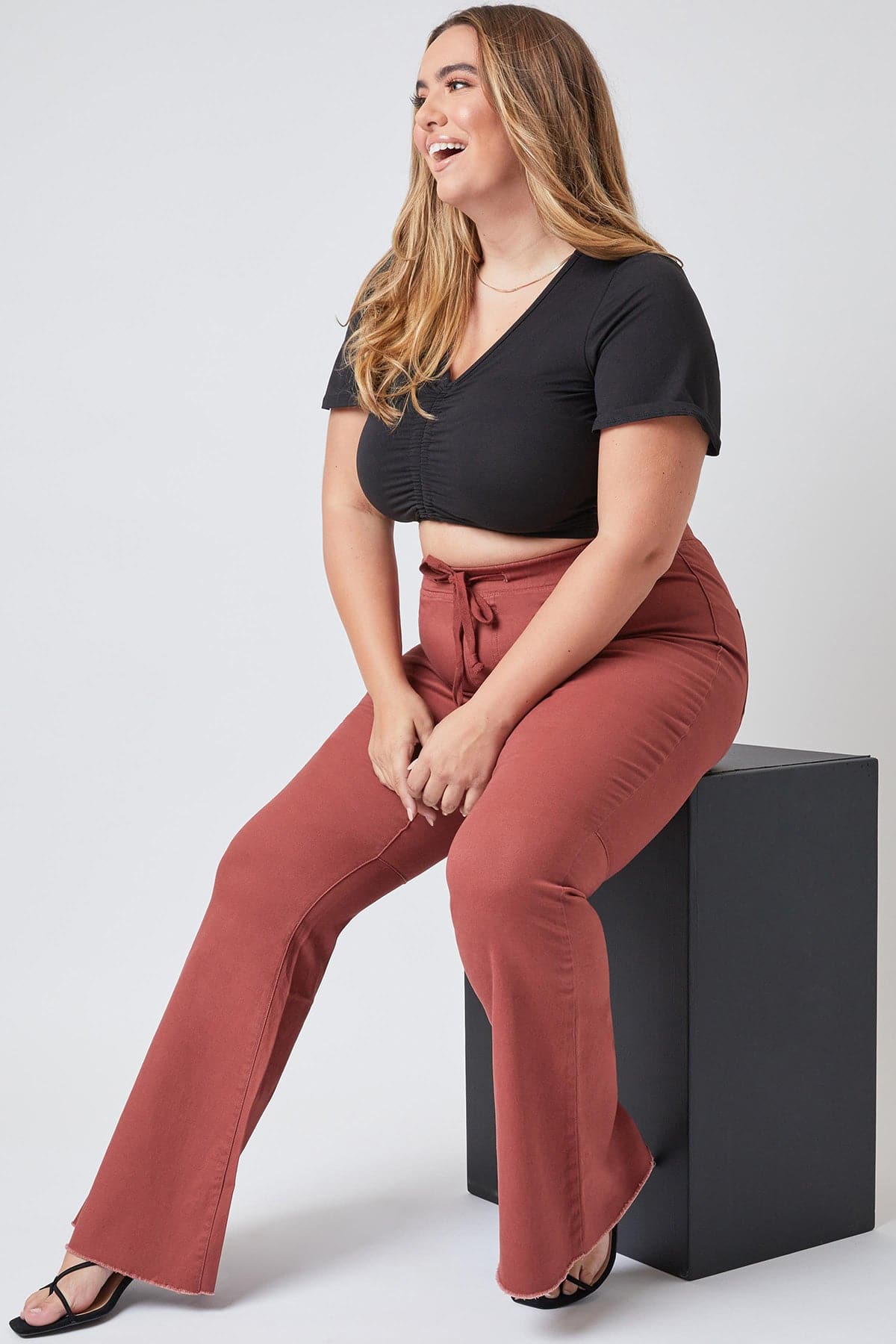 Women's Plus Size Pull On Fray Hem Flare Jean