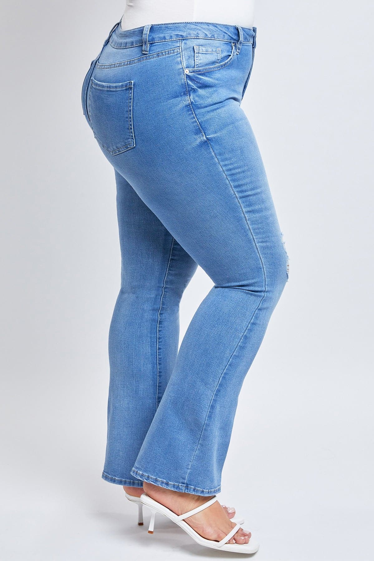 Women's Plus Size Basic Flare Jeans