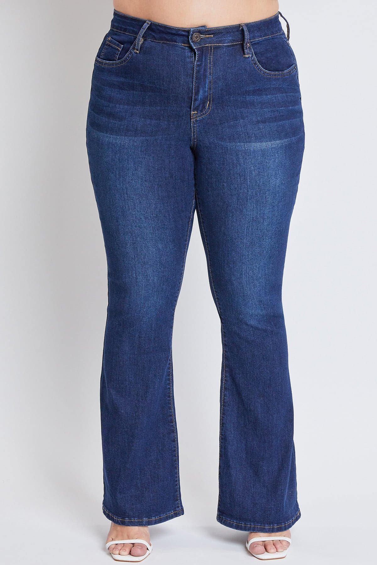 Women's Plus Size Basic Flare Jeans