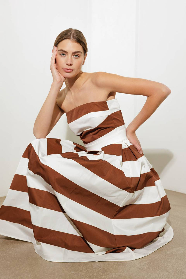 EVERYDAY HUSTLE RUST WOVEN MIDI DRESS