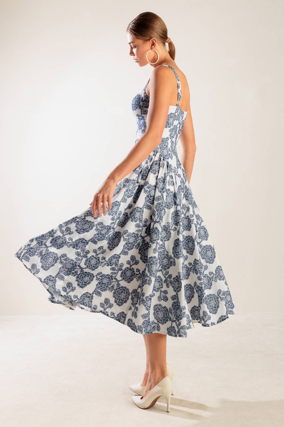 EXPLORING NEW INTERESTS WOVEN MIDI DRESS