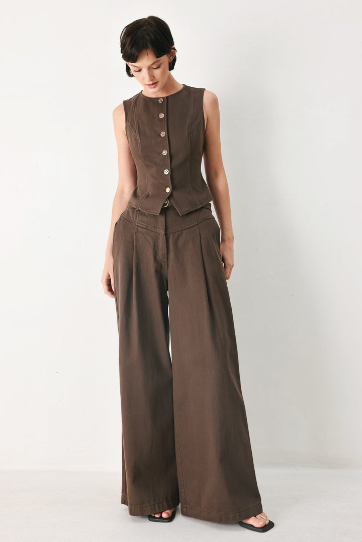 BROWN SUGAR STATEMENT WOVEN VEST