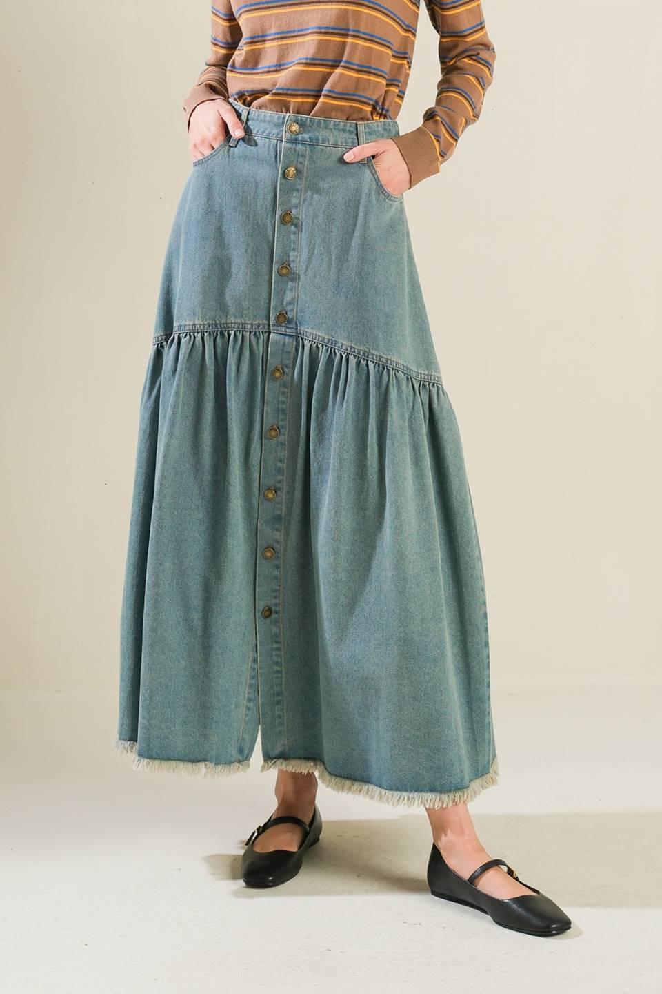 INTRICATE CHARM DENIM MIDI SKIRT