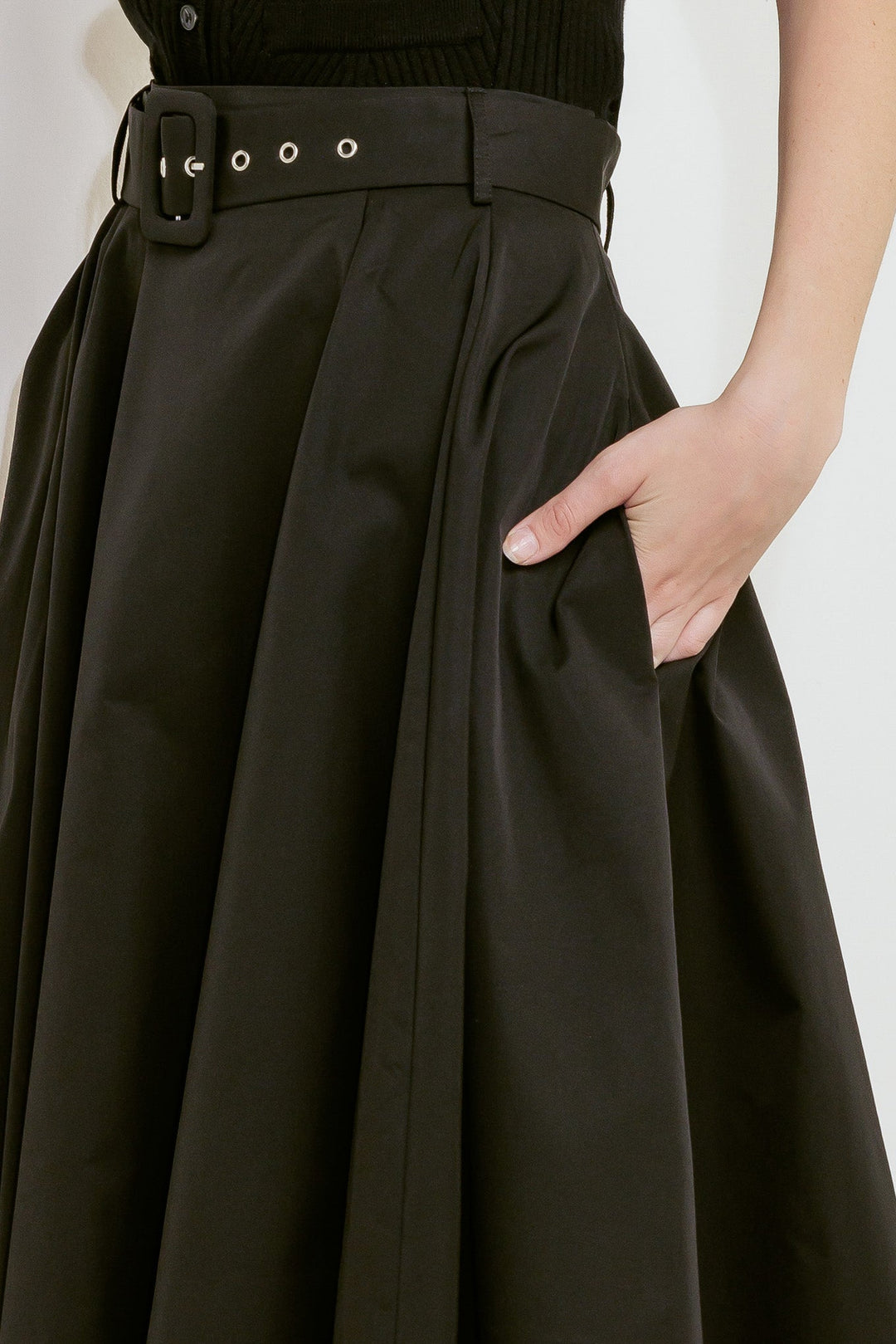 GOLDEN STILL BLACK WOVEN FULL MIDI SKIRT