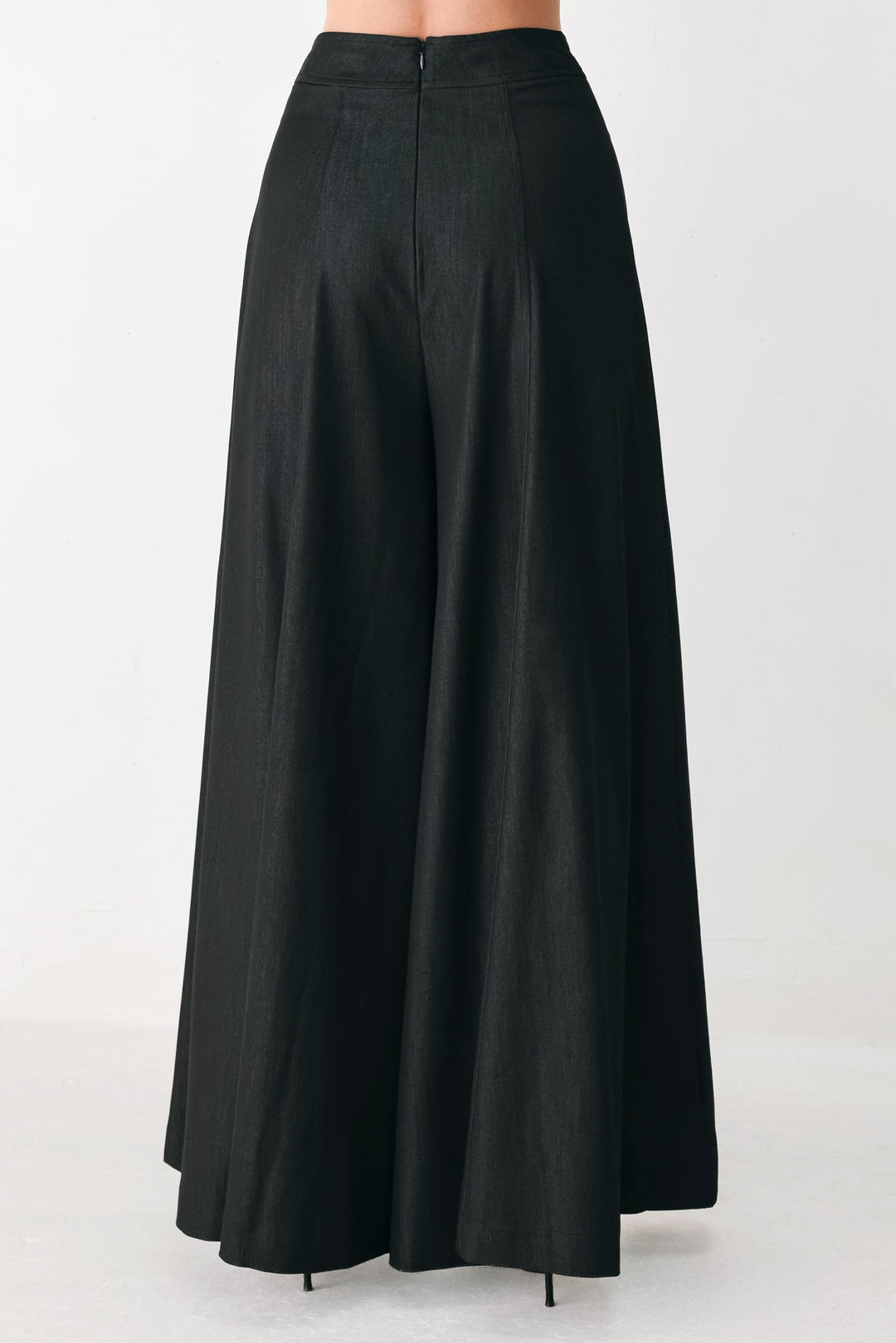 CASUAL ROMANCE WOVEN PANTS