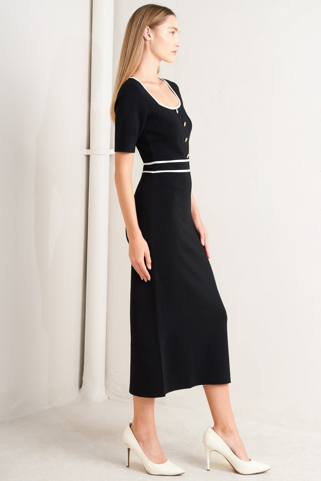ELEGANT FRAME SWEATER KNIT MIDI DRESS