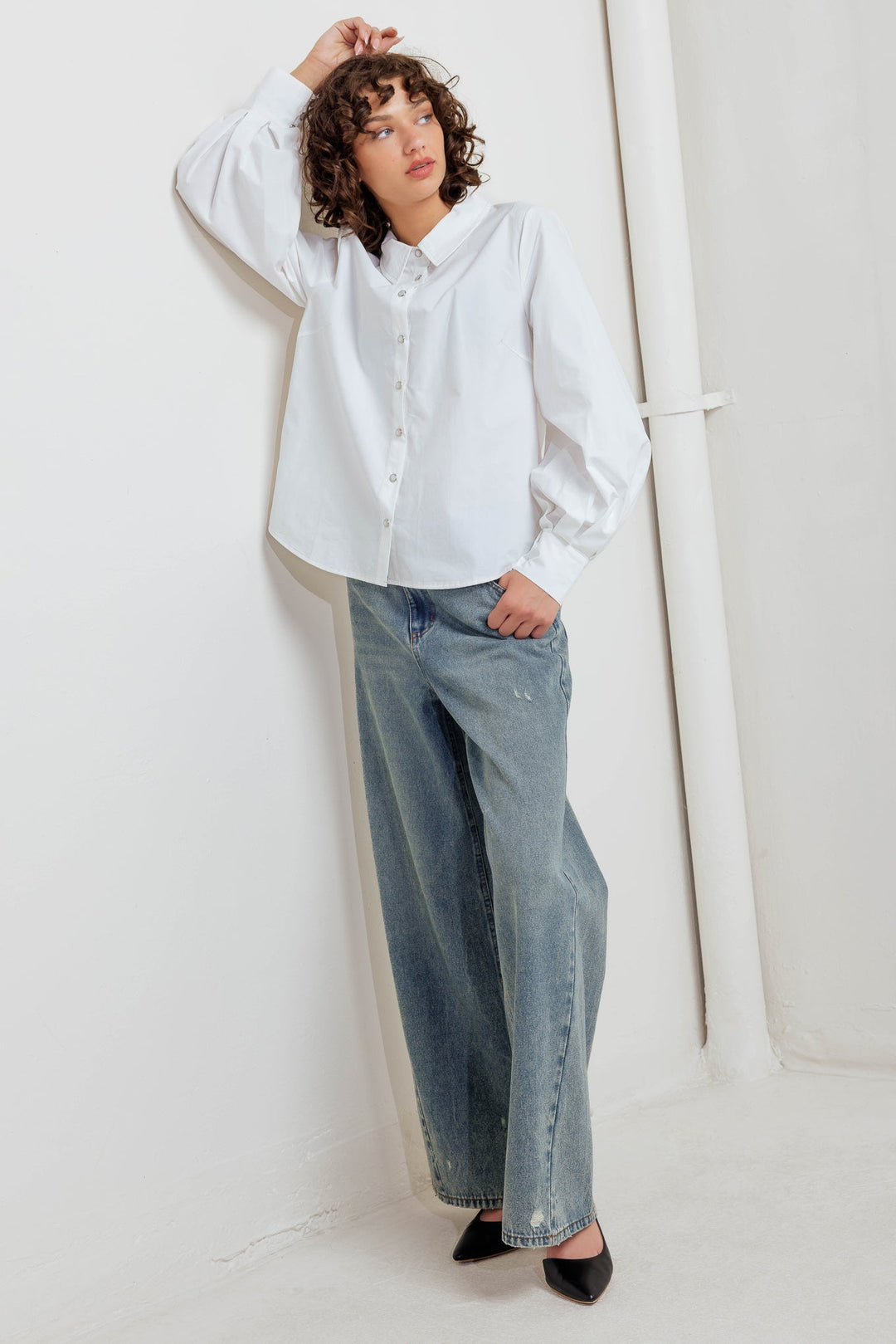 WHITE NOISE SOLID WOVEN TOP