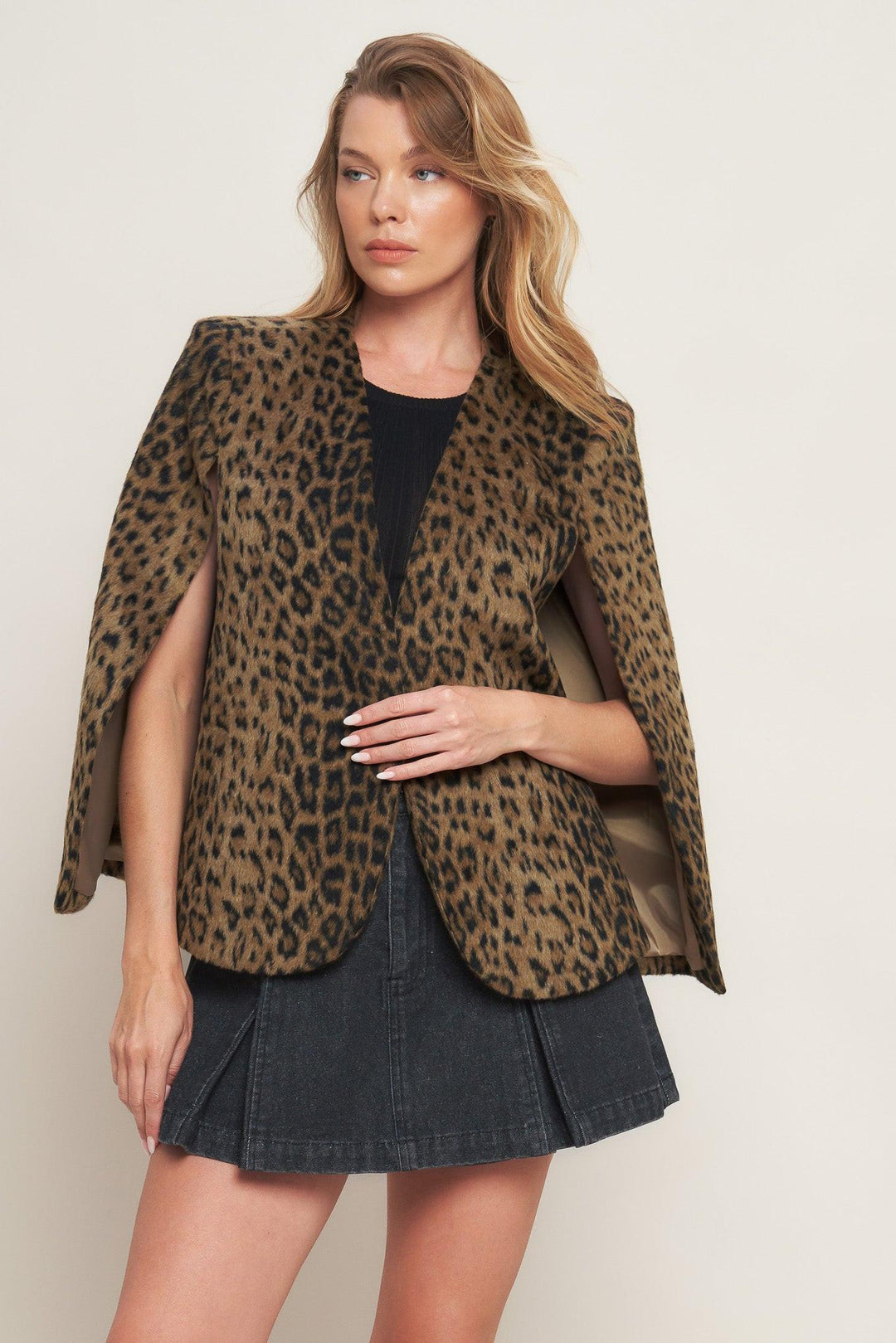 SAVAGE SOPHISTIQUE WOVEN CAPELET