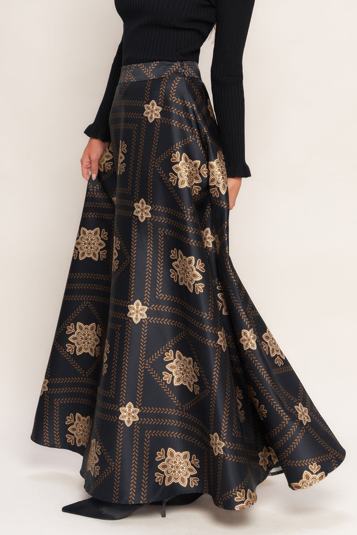 ORNAMENTAL NIGHTS WOVEN MAXI CIRCLE SKIRT