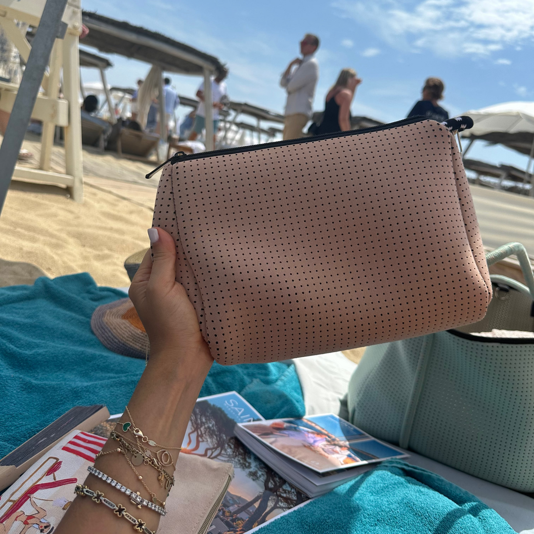 ESSENTIAL POUCH TAN