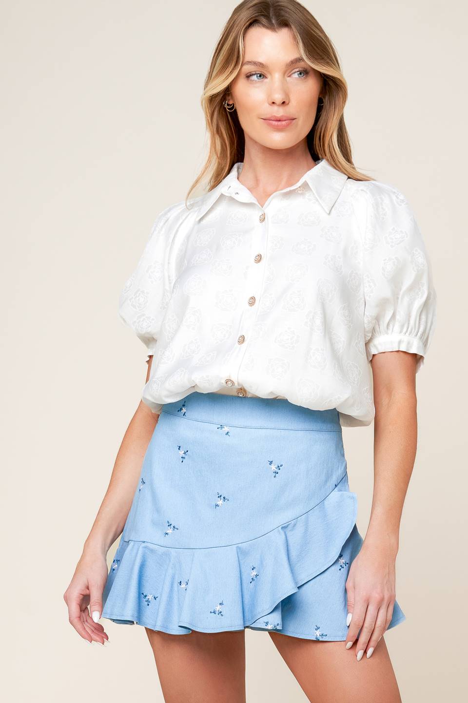 MOMENT OF CLARITY LIGHT INDIGO WOVEN SKORT