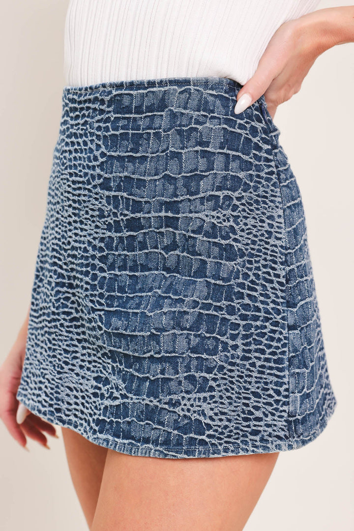 CROCO CHIC DENIM SKORT