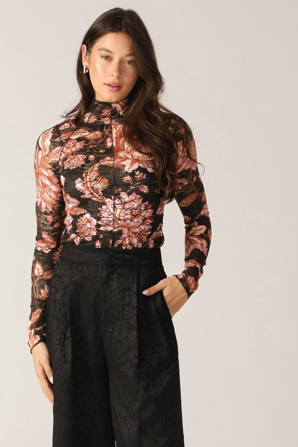 FIRESIDE CHATS STRETCH LACE TOP