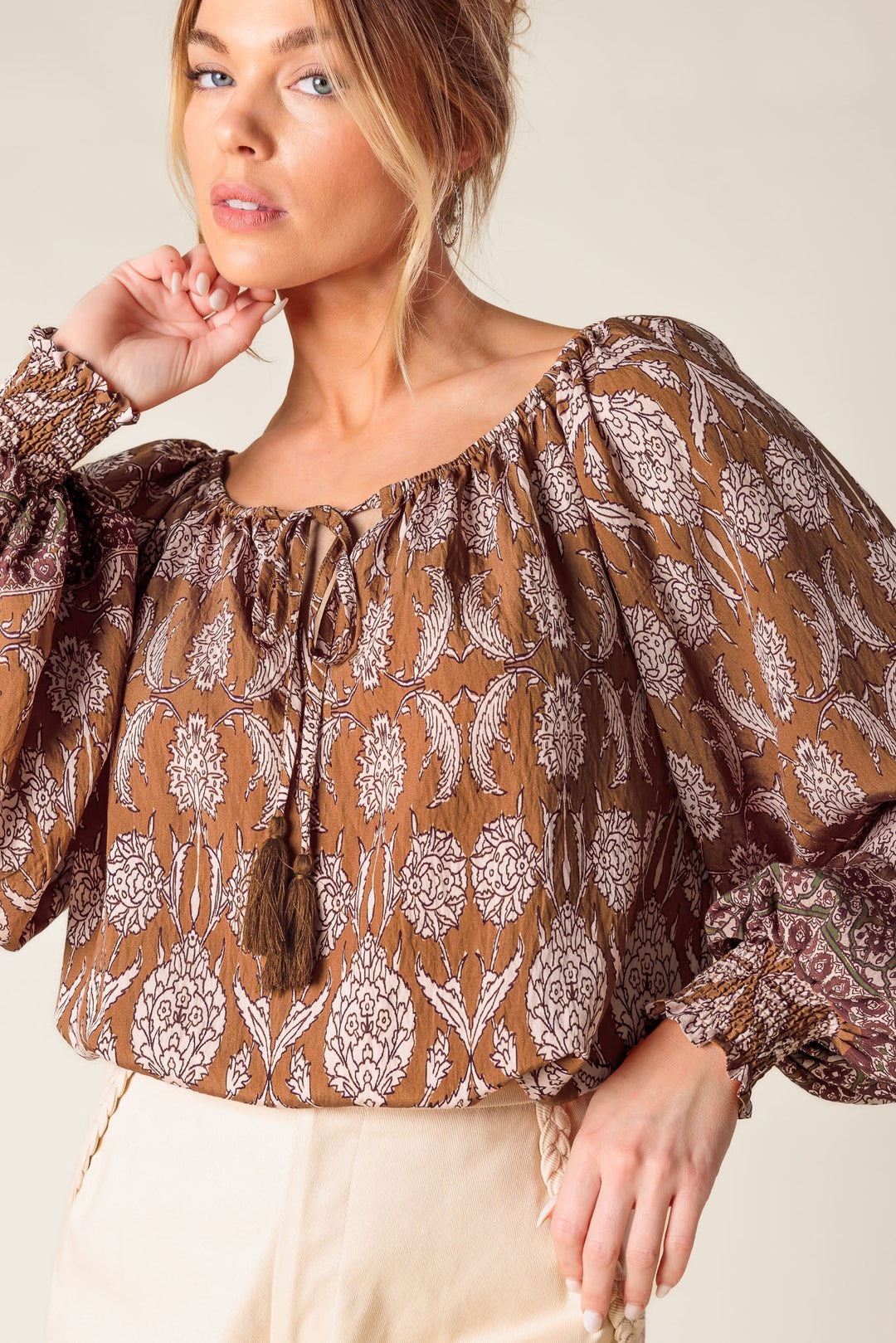 BE ALRIGHT WOVEN TOP