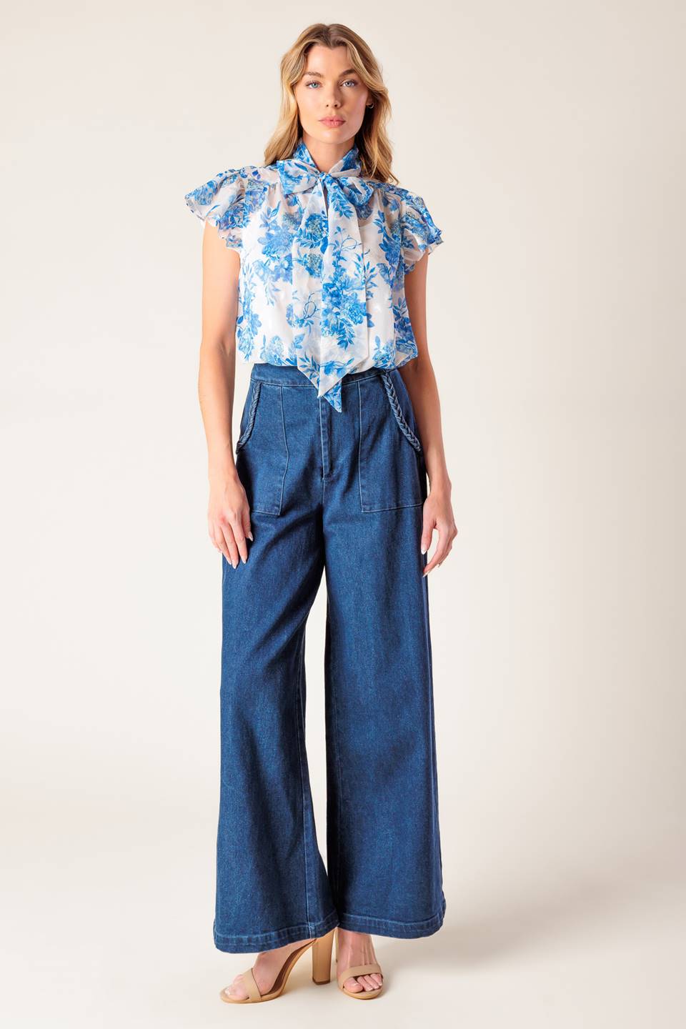 BEAUTY ICON WOVEN TOP