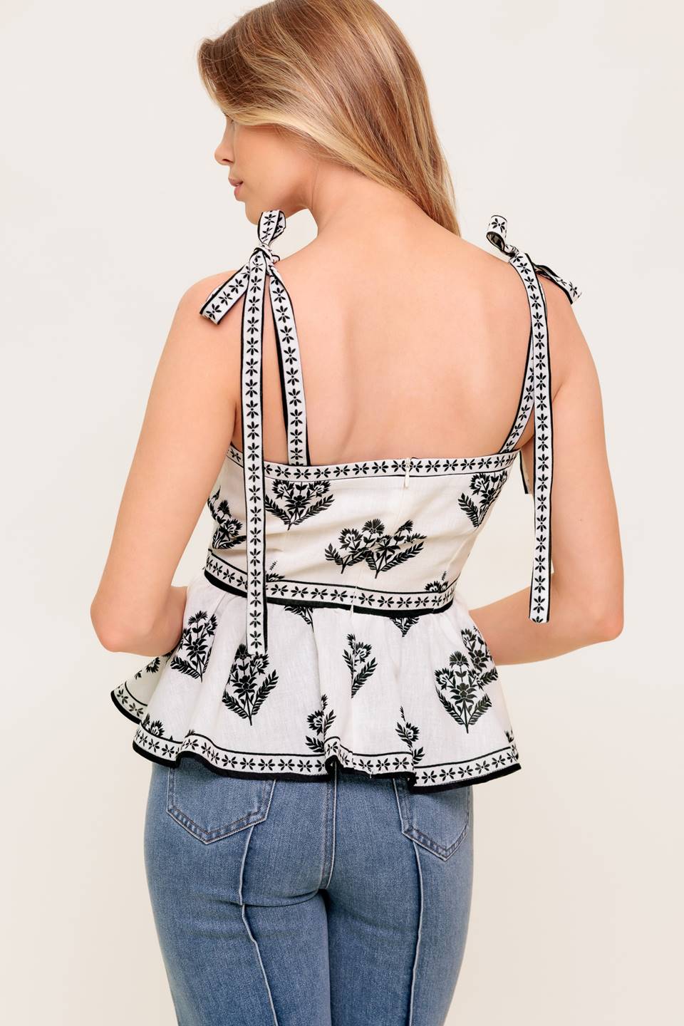 SERENE KISS WOVEN TOP