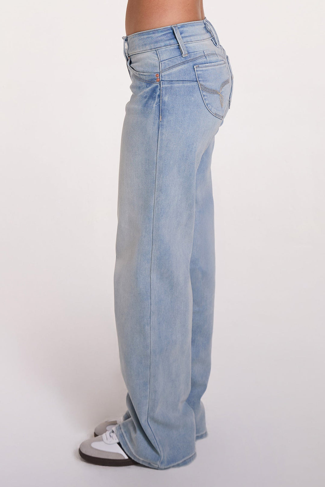Women's Luxe Low Rise WannaBettaButt Wide Leg Jeans