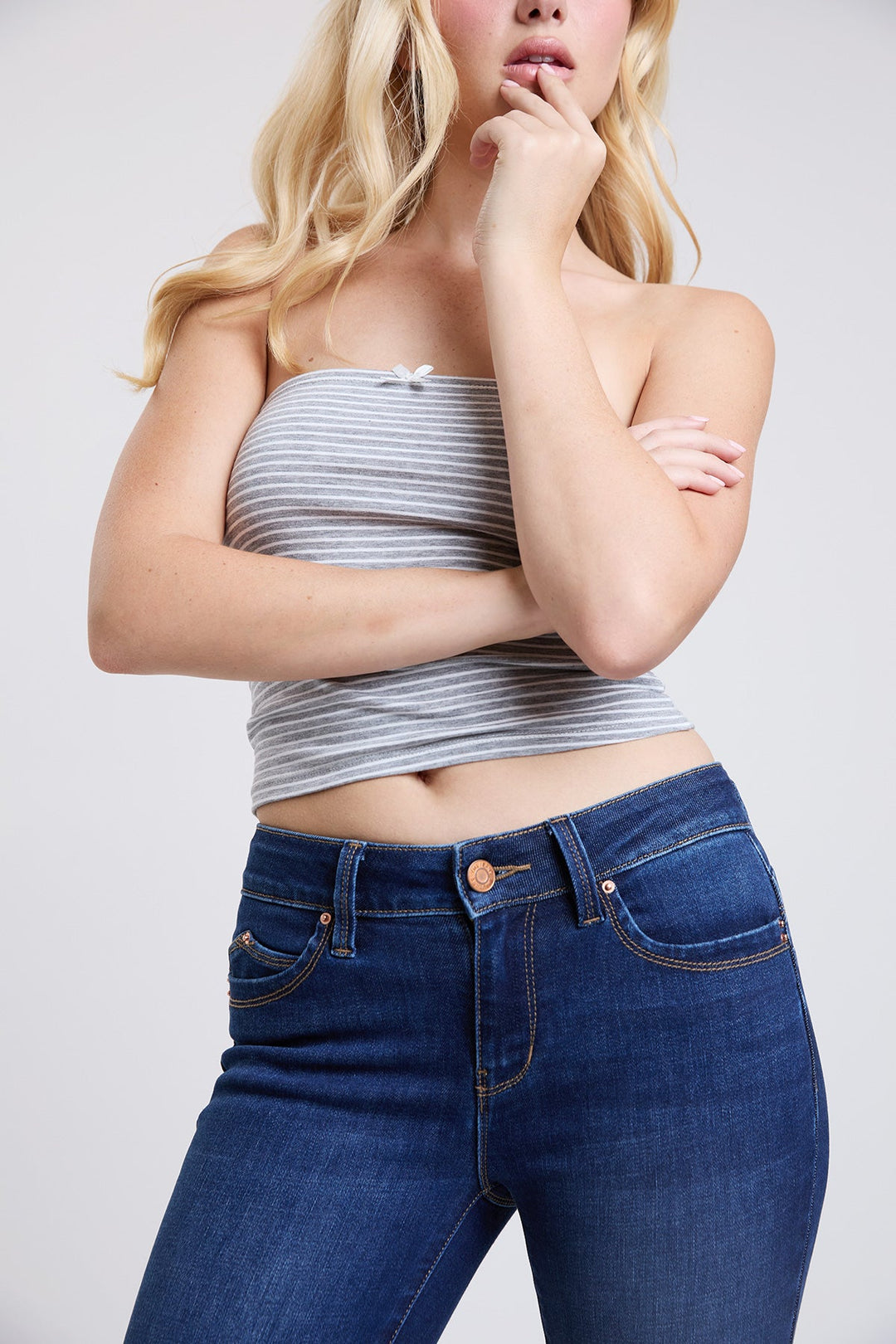 Women's Luxe Mid Rise WannaBettaButt Skinny Jeans